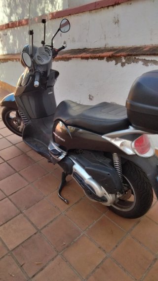 Aprilia Scarabeo 500 Maxi Scooter