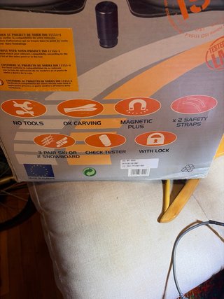 Supporto magnetico per sci/snowboard