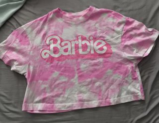 Crop top Barbie tie-dye rosa y blanco