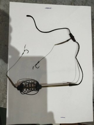 Montaje de pesca con plomo y resorte