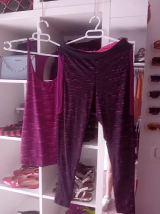 Conjunto deportivo top y mallas