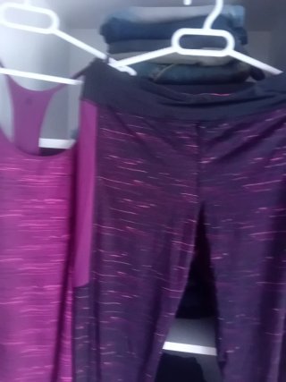 Conjunto deportivo top y mallas