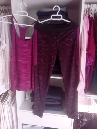 Conjunto deportivo top y mallas
