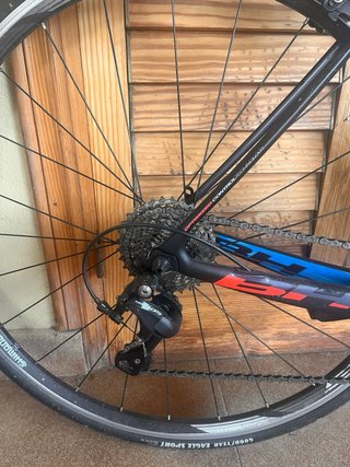 BH Quartz Carbono - Shimano 105 mecánico.