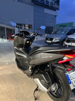 Honda PCX 125 Scooter