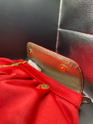 Bolso de fiesta rojo de raso