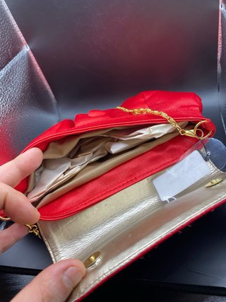 Bolso de fiesta rojo de raso