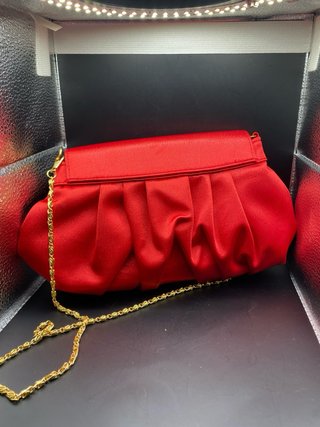 Bolso de fiesta rojo de raso