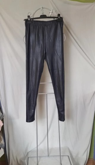 Leggings negros efecto piel