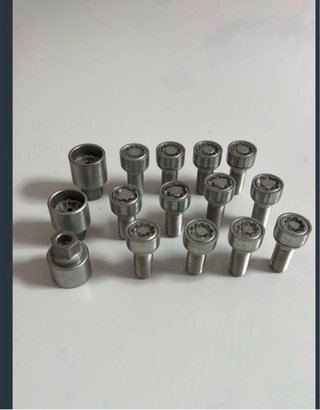 TORNILLOS ANTIRROBO VW GOLF AUDI SEAT VW T4T5 T6T7