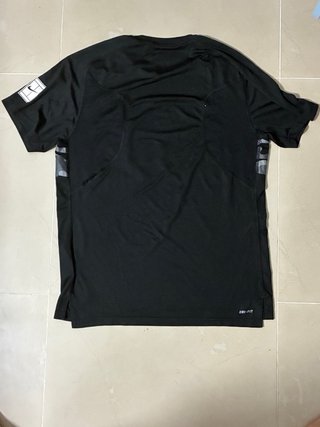 Camiseta Nike Negra y Gris Camuflaje