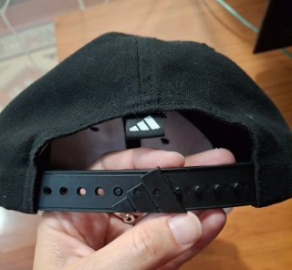 Visera Adidas Negra y Blanca