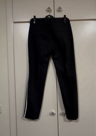 Pantalón negro mujer con raya lateral