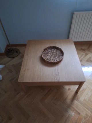 Mesa cuadrada de centro  con cajones nueva