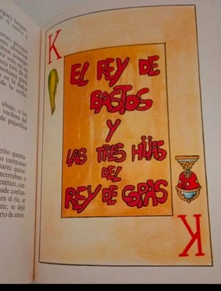 Una niña oye una voz