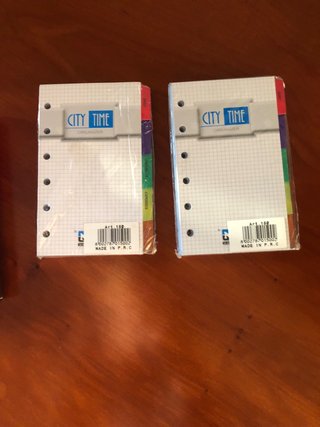Organizzatore in tessuto rosso e marrone