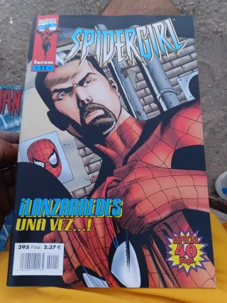 Lote 9 cómic spiderman. Spidergirl. Marvel forun