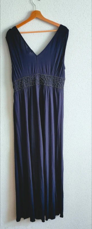 Vestido largo azul con pedrería