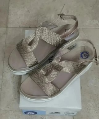 Sandalias doradas
