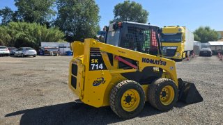 Mini pala Komatsu SK714