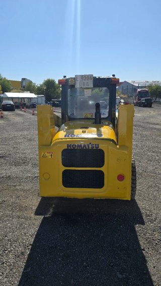 Mini pala Komatsu SK714