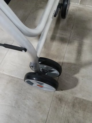 Andador FORTA Kanguro 4 ruedas