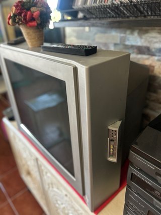 Televisor Sony Trinitron Plata