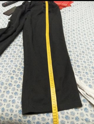 Pantaloni neri gamba ampia