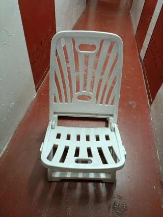 Silla plegable resina playa blanca ( medidas aprox
