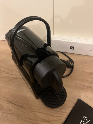 Macchina caffè DeLonghi + 150 capsule