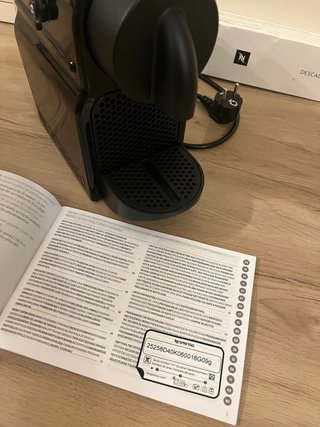 Macchina caffè DeLonghi + 150 capsule