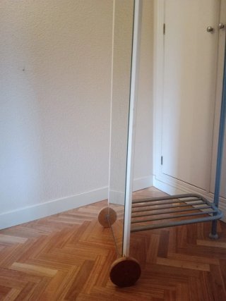 Espejo Perchero IKEA KNAPPER metal y madera