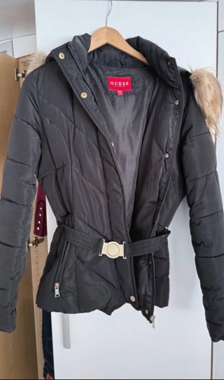 Abrigo Guess Negro con Cinturón y Capucha