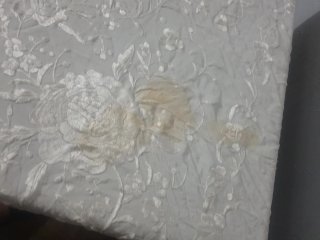 Manton Roto Bordado Floral Blanco