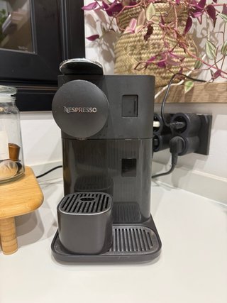 Cafetera Nespresso DeLonghi