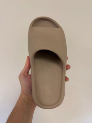Chanclas Yeezy Slide Beige