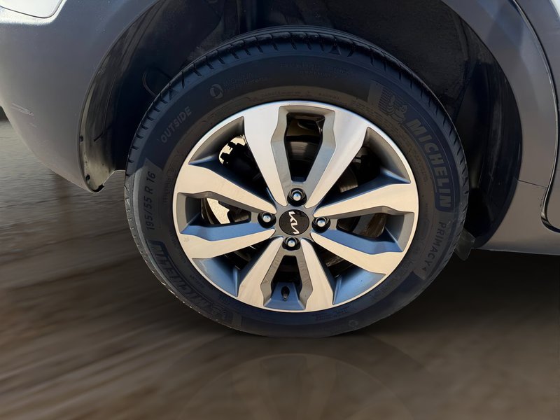 Kia Stonic 2023, foto 12