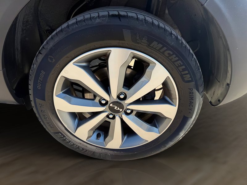 Kia Stonic 2023, foto 11