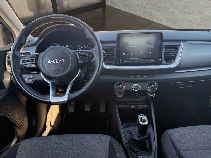 Kia Stonic 2023, foto 32