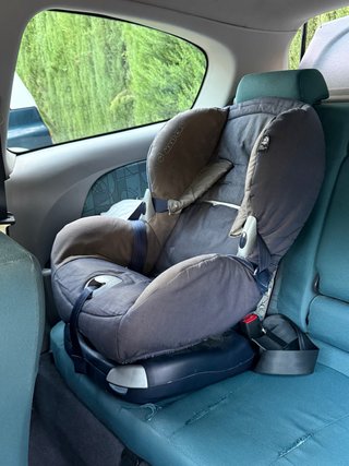 Silla Coche Maxi-Cosi inclinable y con arnés