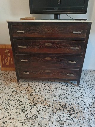 Cómoda antigua madera y mármol