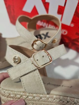 Sandalias cuña Xti beige talla 37 – Como nuevas ✨