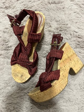 Sandalias de cuña corcho Bimba y Lola
