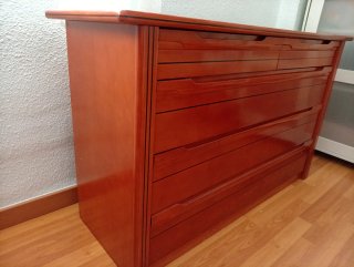 Cómoda vintage de madera