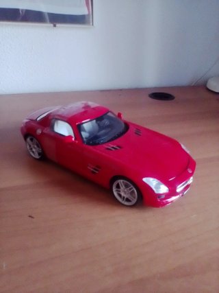 Mercedes Benz SLS Rossa