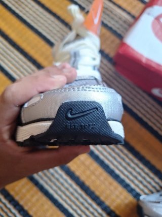 Nike P-6000 Plata Metálico