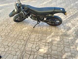 Derbi DRD Xtreme averiada con papeles