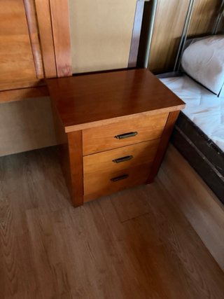 Cabecero y 2 mesitas de noche madera