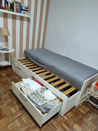 Cama doble con cajones Ikea