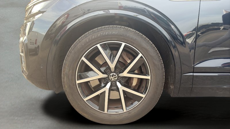 Volkswagen Touareg 2022, foto 17